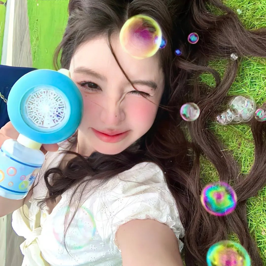 艾曼妞与罗丽妲